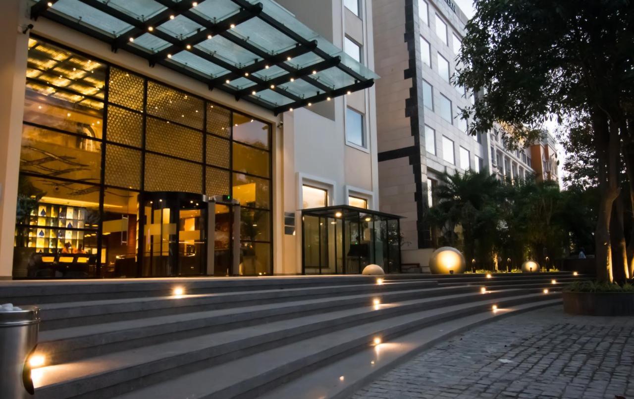 Lemon Tree Premier City Center Hotel Gurgaon Exterior photo